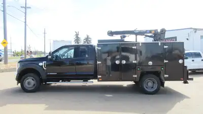 2019 FORD F-550 XLT SERVICE TRUCK WITH CRANE NEW ARRIVAL... Amvic Licenced... - REGULAR CAB - 11 FT...