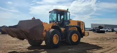 For Sale: 2014 Hyundai HL740-9A Wheel Loader – Only 6,650 Hours! Well-Maintained | Powerful Cummins...