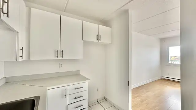 Studio for Rent - Trois-Rivières - Available Now - All-Inclusive