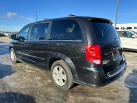 2016 Dodge Grand Caravan Crew , Stow & Go FINANCING AVAILABLE Comes With Power Windows, Power Locks,... (image 5)
