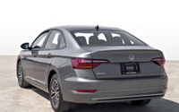 KEY FEATURES: PREMIUM ALLOY WHEELS | BLINDSPOT | KEYLESS ENTRY | STEERING WHEEL CONTROLS | APPLE CAR... (image 2)