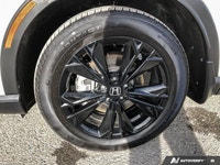 Don't miss your chance to own a pristine, nearly new CR-V! Sourced from Honda Financial Services, th... (image 9)