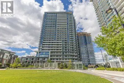 Beautiful 1 Bedroom Unit With A Great Location In Central Erin Mills! Open Concept With Modern Finis...