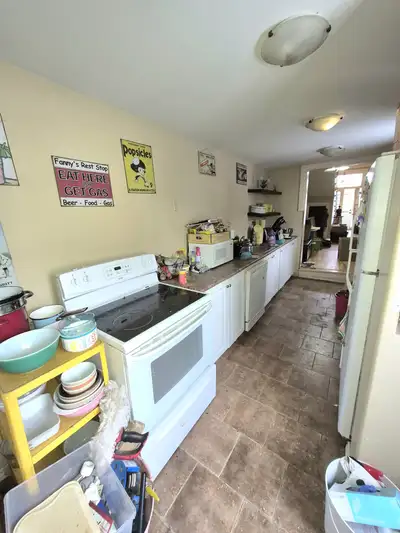 For Rent — Spacious 3-Bedroom | 1 Bathroom House | Available January 1st!