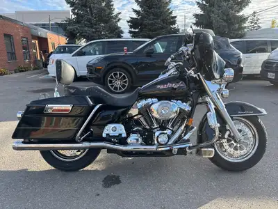 Check out this 2004 CANADIAN Harley-Davidson 88ci Road King with only 37,208kms. Be sure to follow u...