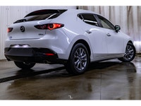 **MECHANICALLY CERTIFIED** 58,965 KM This 2019 Mazda 3 GS Sport Hatchback is powered by a 2.5L engin... (image 5)