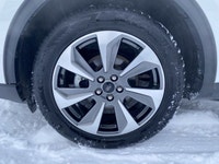 **WE WILL BEAT ANY DEALER IN THE CITY** Star White Metallic Tri-Coat 2024 Ford Escape Platinum AWD 8... (image 3)