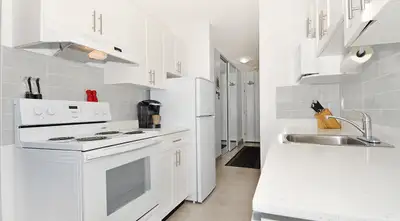 Located on a residential street in Downtown Vancouver, Central Plaza offers a gym, outdoor BBQ area,...