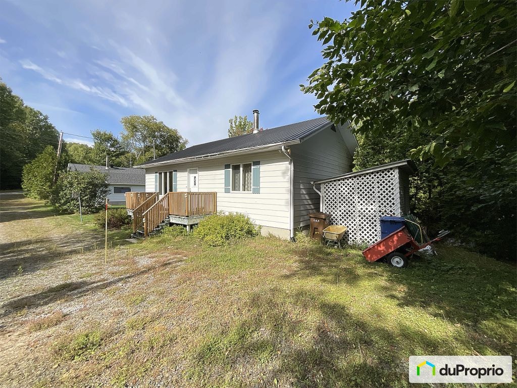 $284,900 - Bungalow for sale in St-Paulin — photo 1