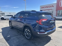 Command the road and embrace adventure in this stunning 2022 GMC Terrain SLT. With just 28,101 kilom... (image 6)
