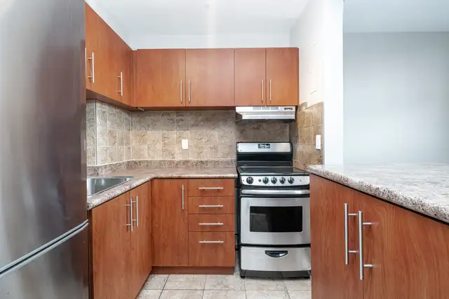 renovated two bedroom, river and gerrard - ID 3130
