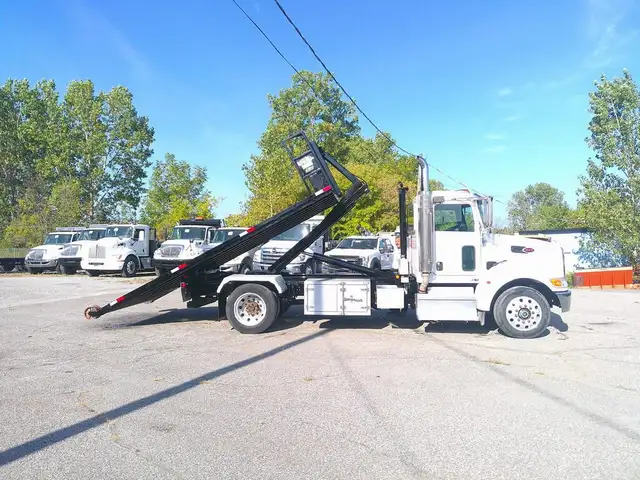 2019 Peterbilt 337 in Heavy Trucks in Hamilton - Image 7
