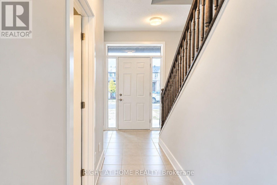 615 CYGNUS STREET Ottawa, Ontario 3