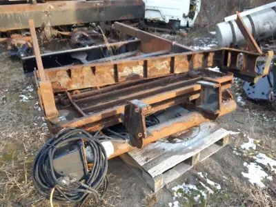 Tuck away power tailgate. 2011 Waltco Unit was operational when removed. 3000lbs capacity. Steel pla...