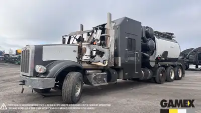 Heavy truck / Camion lourd - # STOCK: GX-31551 2013 PETERBILT 367 CAMION 3 ESSIEUX, FEU DE CABINE, S...