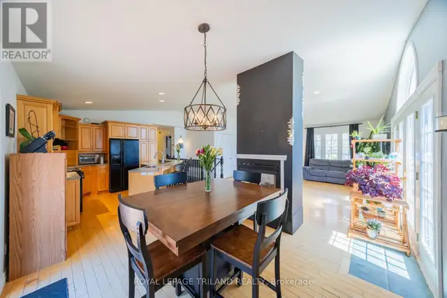 10234 JULIE AVENUE Lambton Shores (Grand Bend), Ontario in Houses for Sale in Grand Bend - Image 18