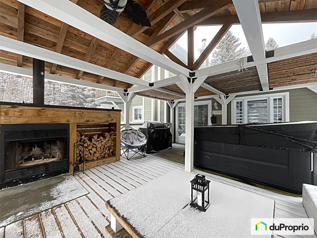 $589,900 - Cottage for sale in Entrelacs — photo 1