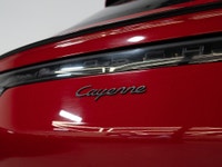This 2021 Porsche Cayenne Coupe is a local Ontario vehicle. As part of Porsches iconic SUV lineup, t... (image 8)