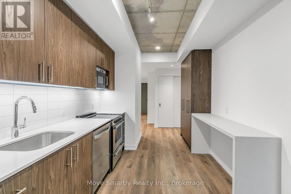 201 - 115 LARCHMOUNT AVENUE Toronto (South Riverdale), Ontario 2