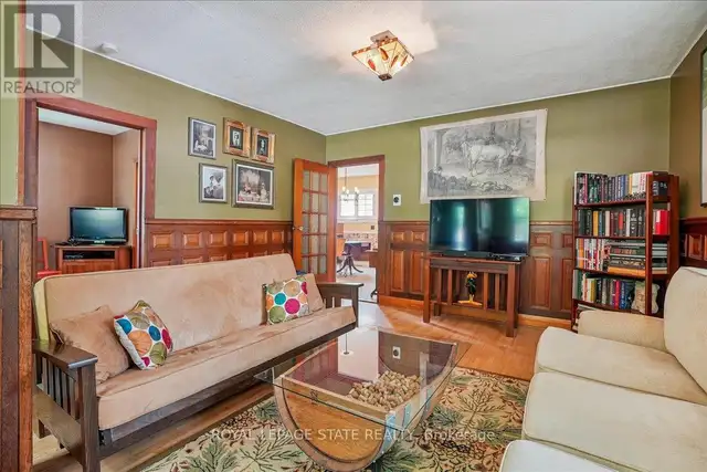 94 CENTRE STREET Niagara-on-the-Lake (Town), Ontario in Houses for Sale in St. Catharines - Image 12
