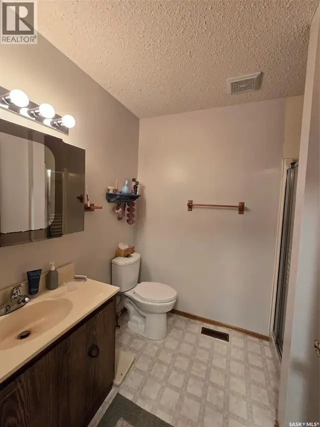 903 Assiniboia AVENUE Grenfell, Saskatchewan in Houses for Sale in Regina - Image 24