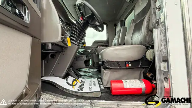 2018 KENWORTH T370 TRUCK DRY BOX VAN WITH TAILGATE in Heavy Trucks in Edmonton - Image 20