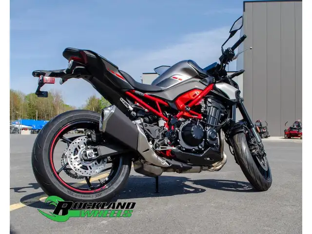2025 Kawasaki Z900 in Sport Bikes in Ottawa - Image 8