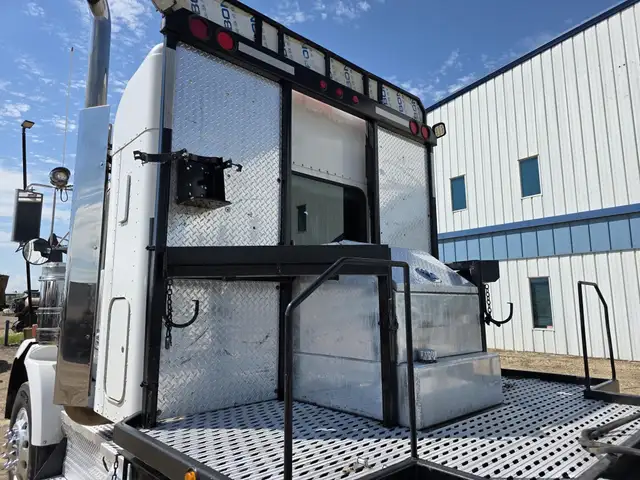 2014 KENWORTH T800 in Heavy Trucks in Saskatoon - Image 48
