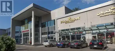 Golden Opportunity! Excellent Exposure! "Shops On Yonge" Is Complex With Residential, Retail,Office,...