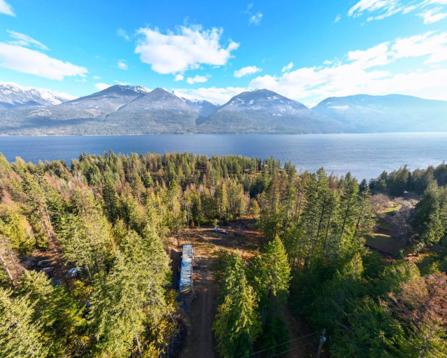 4756 FLETCHER CREEK FRONTAGE ROAD Kaslo, British Columbia in Houses for Sale in Nelson - Image 2