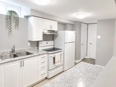37 Frost Trail, Barrie, ON AVAILABLE NOW $1,695/month ALL UTILITIES INCLUDED ONE PREDICTABLE MONTHLY...