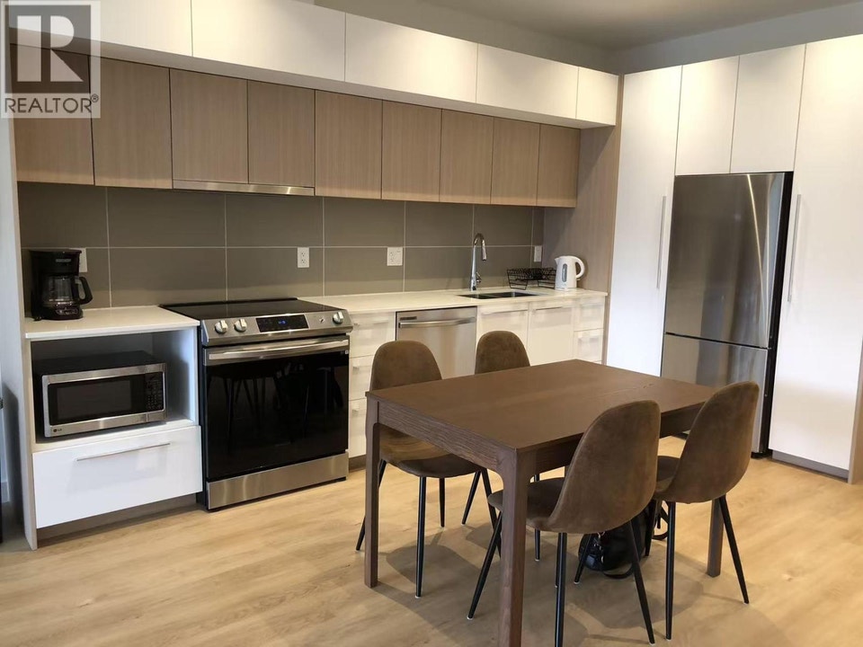 6F 9888 UNIVERSITY CRESCENT Burnaby, British Columbia 5