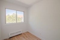 Akelius one bedroom apartment for rent. Located near Avenue Galt in the Verdun neighborhood, Montrea... (image 5)