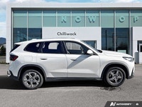 This BMW X1 boasts a Intercooled Turbo Premium Unleaded I-4 2.0 L/122 engine powering this Automatic... (image 5)