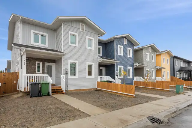 NO CONDO FEES Gorgeous Townhome w Realtor® Tamara Cromarty in Houses for Sale in Whitehorse - Image 3