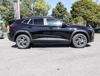 Experience the refinement and practicality of the 2026 Chevrolet Trax LT in stunning black. This Fro... (image 2)