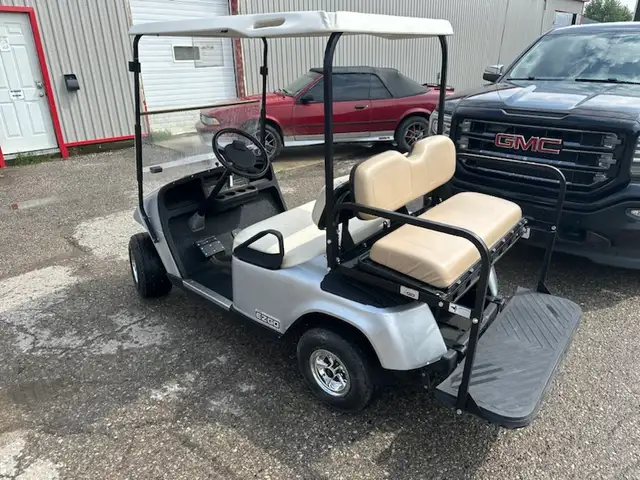 2018 EZ-GO GAs powered Golf cart 90 Day Warranty included! in ATVs in Mississauga / Peel Region - Image 5