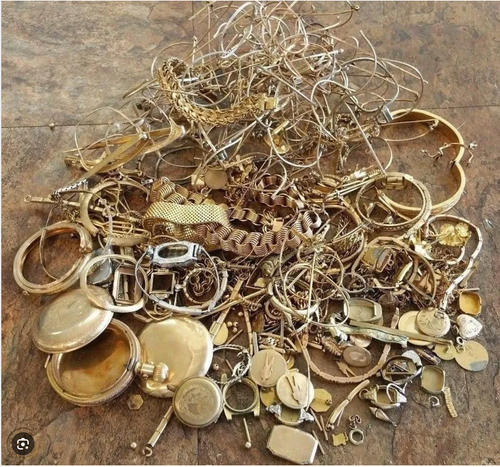 I buy gold filled old jewellery and Pocket Watches. I Pay 3 CAD / Gram. I don't buy plated Jewelry