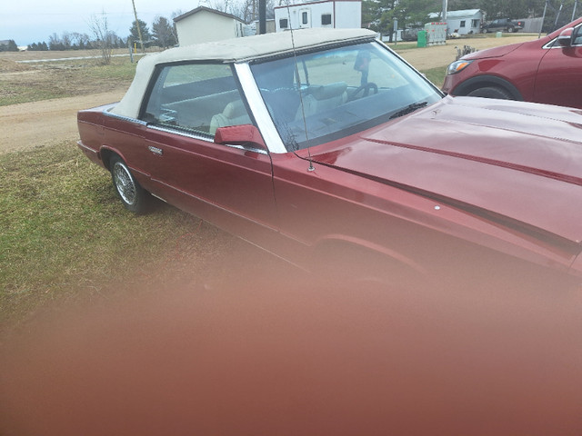 Mint 600 k car 100000kms on it runs mint convertible red in Classic Cars in Owen Sound - Image 3