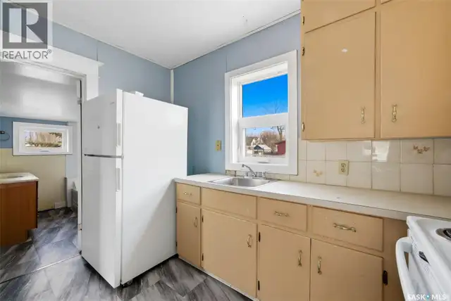 304 Main STREET Avonlea, Saskatchewan in Houses for Sale in Moose Jaw - Image 11