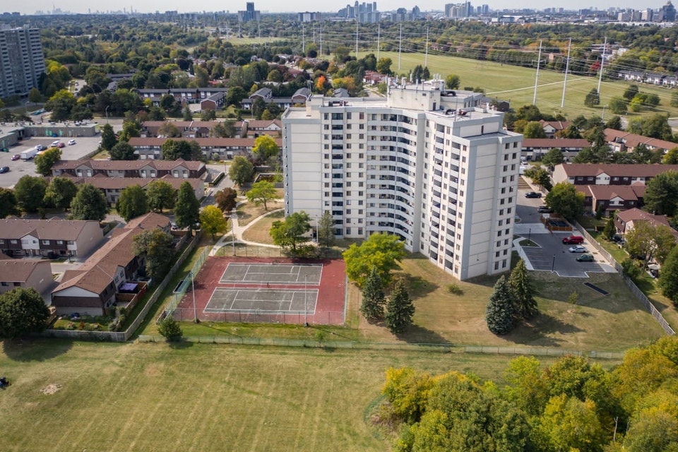 Livonia Apartments - 1 Bedroom available at 30 Livonia Place, Sc 4