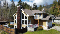 35 Grosskleg Way Lake Cowichan, British Columbia