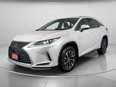 The 2020 Lexus RX 350 Auto in a pristine White finish, combined with AWD, offers a confident and smo...