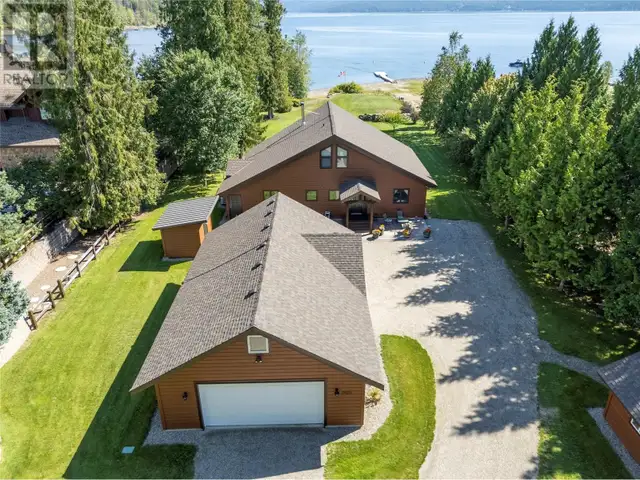 2520 Welch Place Magna Bay, British Columbia in Houses for Sale in Kamloops - Image 2