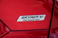 ... Engine: Moteur à 4 cylindres 2.5L L/100Km City: 9.8 L/100Km Hwy: 7.9 (image 7)