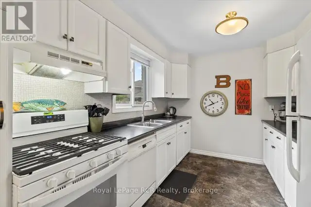 161 6TH STREET Hanover, Ontario in Houses for Sale in Owen Sound - Image 11