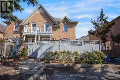 Welcome To 95 Yellow Brick Rd, Surrounded By Schools, Parks, Go Transit, 4 Banks, Walmart, Fortinos,...
