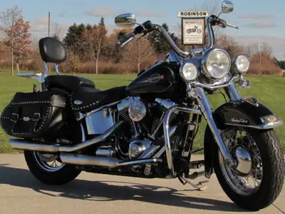 - Fresh Top End 8,000 miles ago, Looks and Rides Great This Great 2007 Heritage Softail Classic Look...