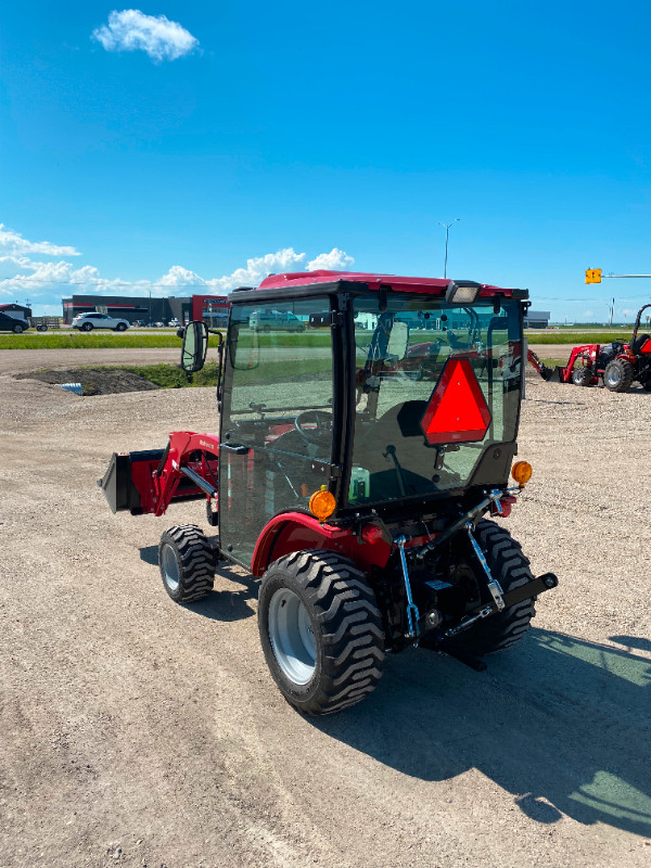 2023 Mahindra Emax25HST in Farming Equipment in Winnipeg - Image 2
