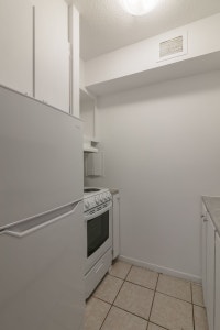 Akelius studio apartment for rent. Located near Du Fort in the Downtown - Guy Concordia neighborhood... (image 2)